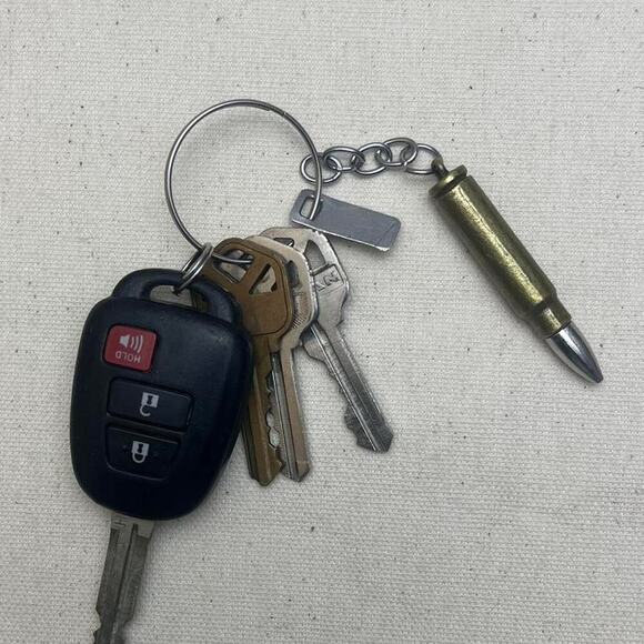 Y2k 2000s vintage style bullet key chain - Picture 3 of 7